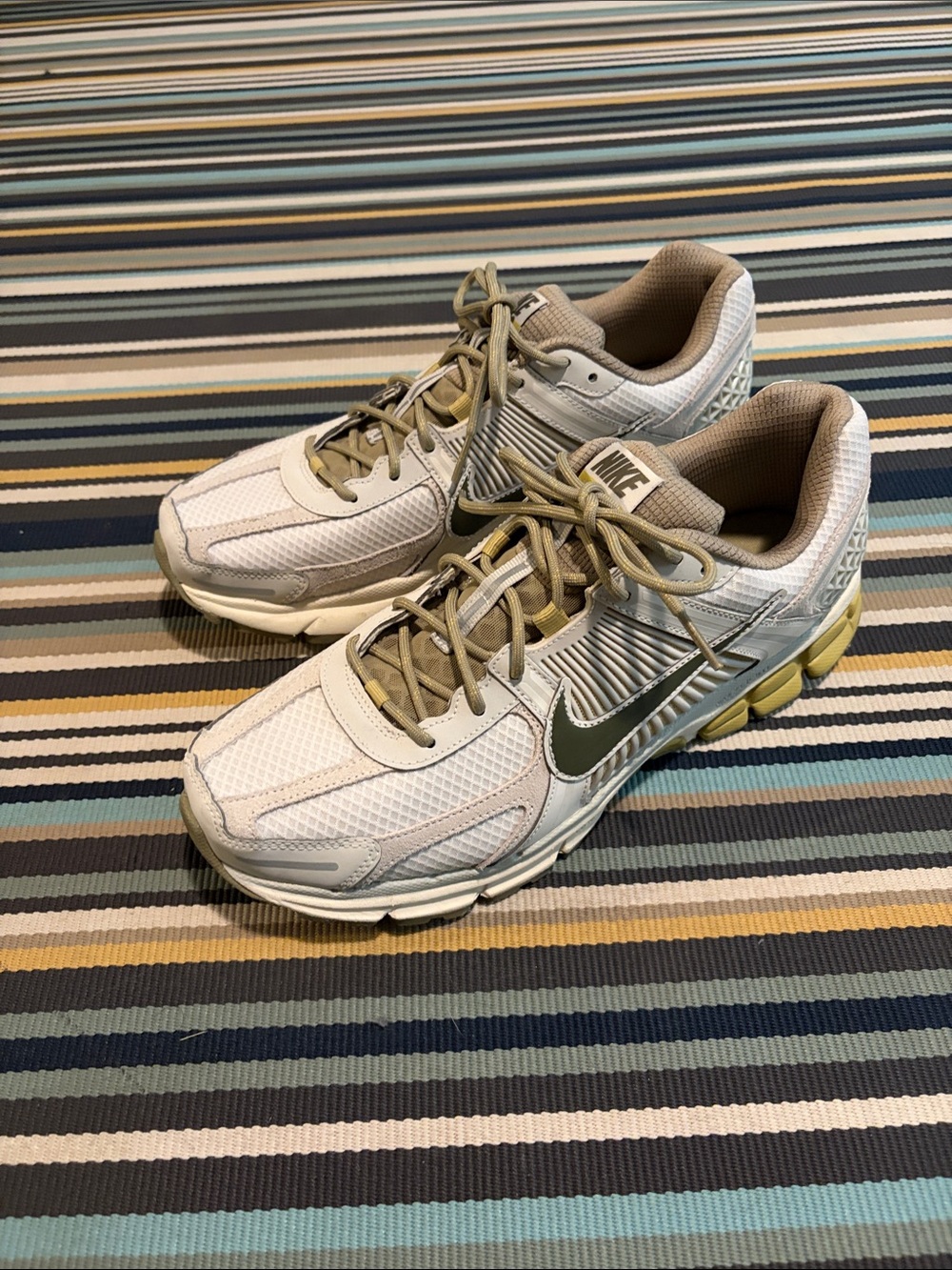 Nike Vomero 5 Sneakers